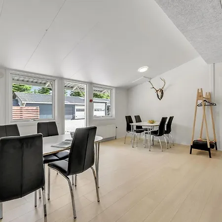 Casa vacanze 8 Bedroom Cozy In Henne