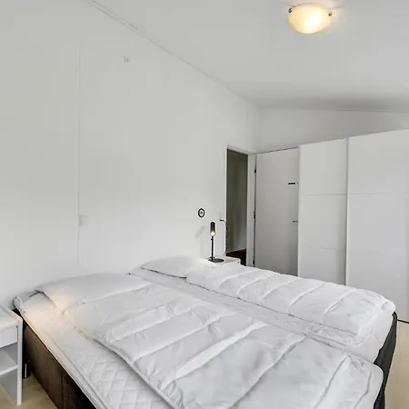 8 Bedroom Cozy In Henne Holiday home Henne Strand